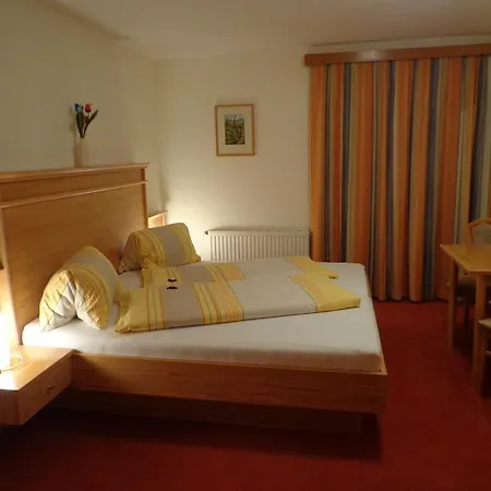 贾格豪索尔酒店 住宿加早餐酒店 拉姆绍达赫斯坦